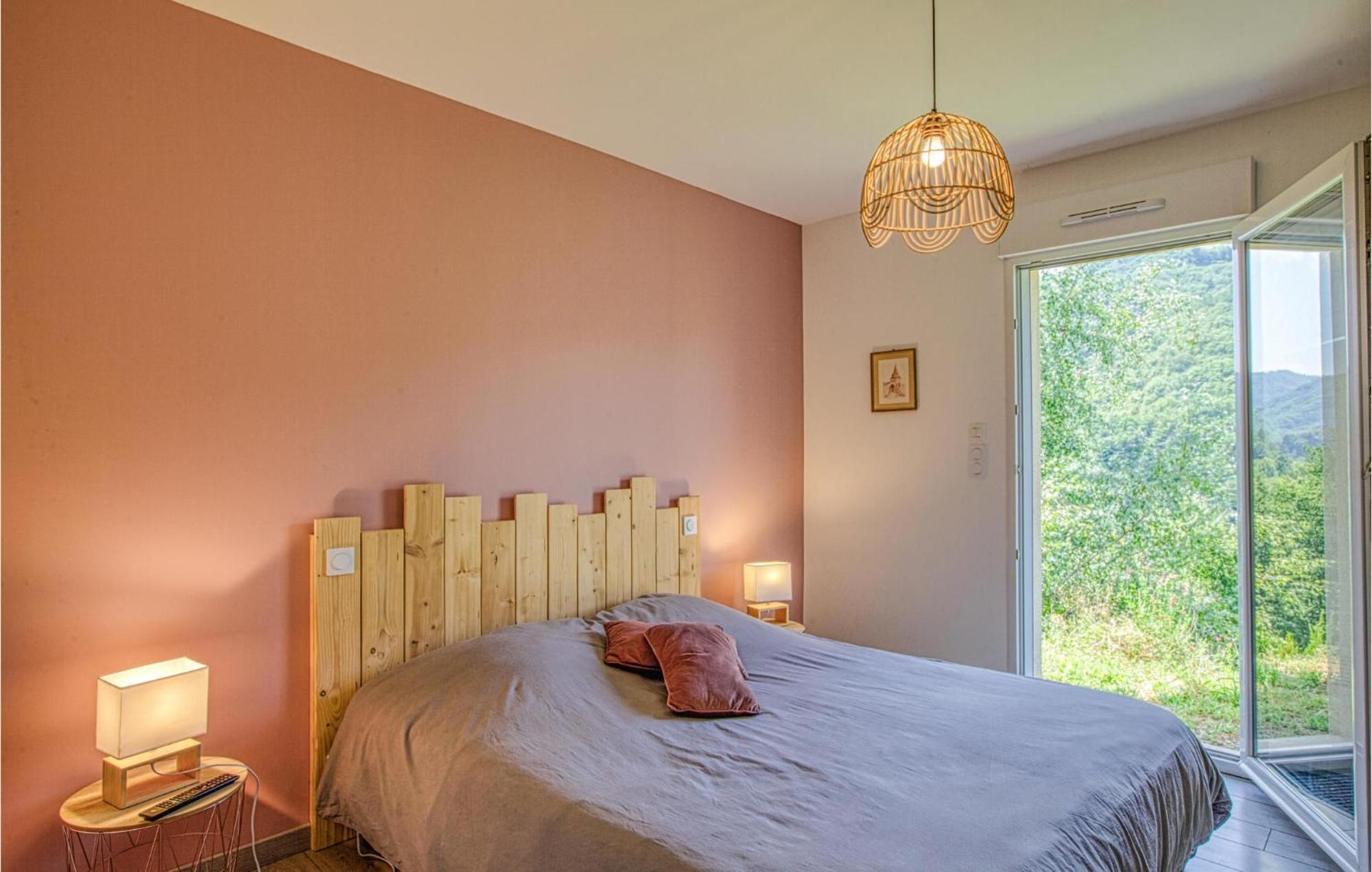 2 Bedroom Lovely Apartment In Conques-En-Rouergue Εξωτερικό φωτογραφία